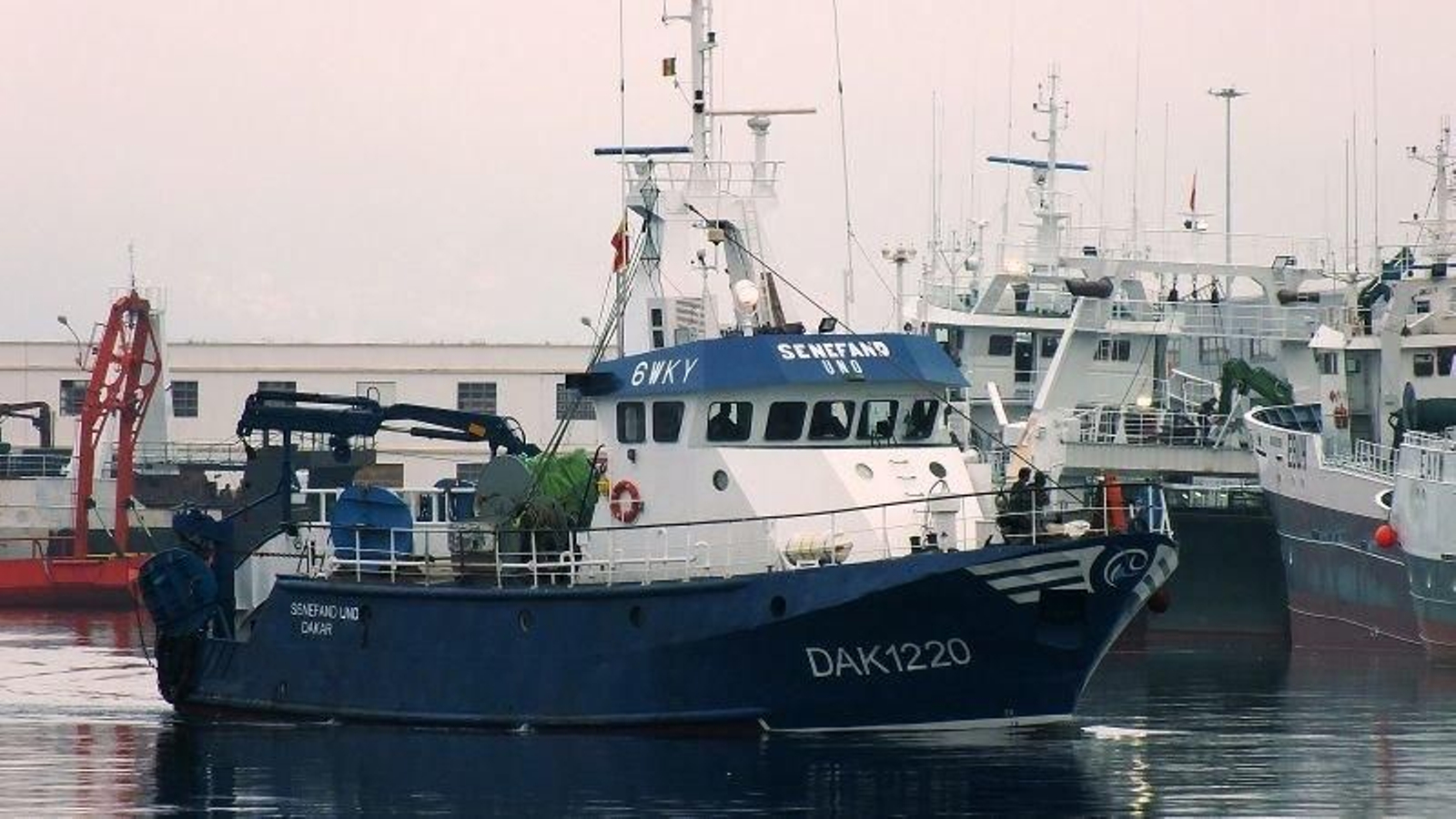 El Senefand I es un palangrero dedicado a la captura de choco que opera en aguas de Senegal para surtir a la factoría de Ziguinchor.