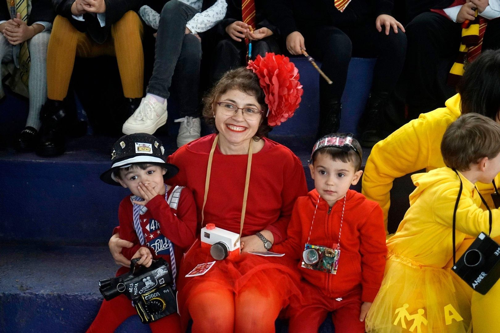Niños disfrazados por el Entroido en el CEIP Seis do Nadal.