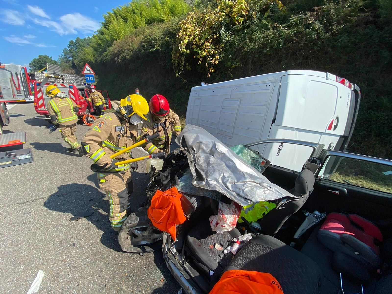Colisión múltiple en la N-550 en Redondela // Alberte