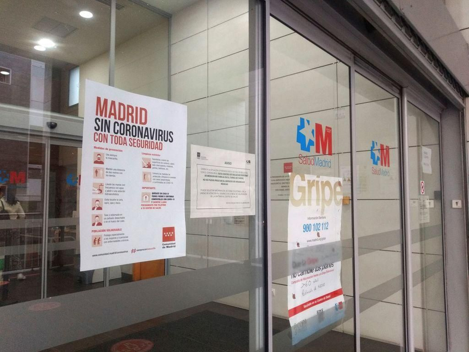 Exterior del centro de salud de Coslada, municipio libre de restricciones.