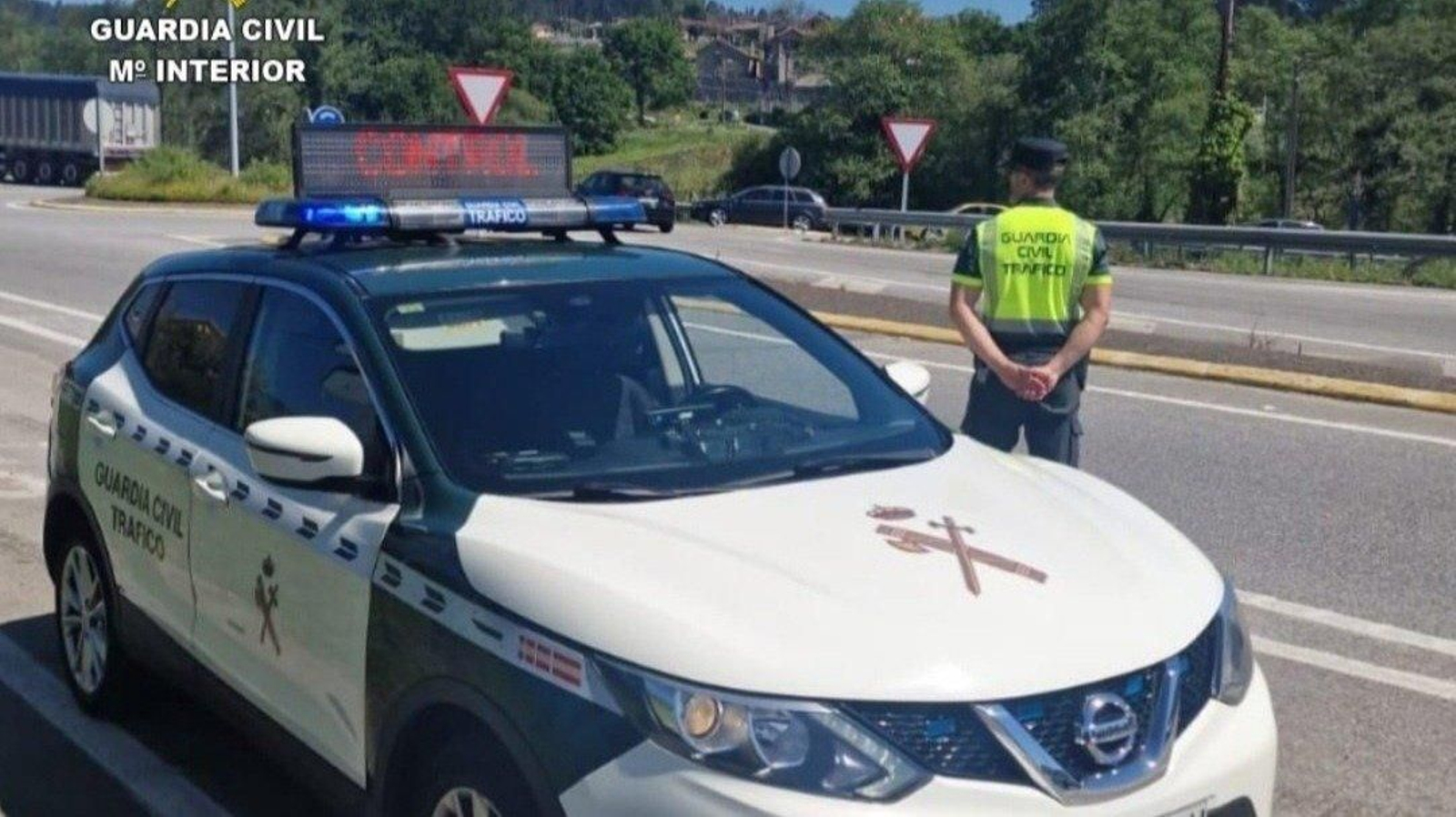 Dispositivo de control de velocidad. // Guardia Civil