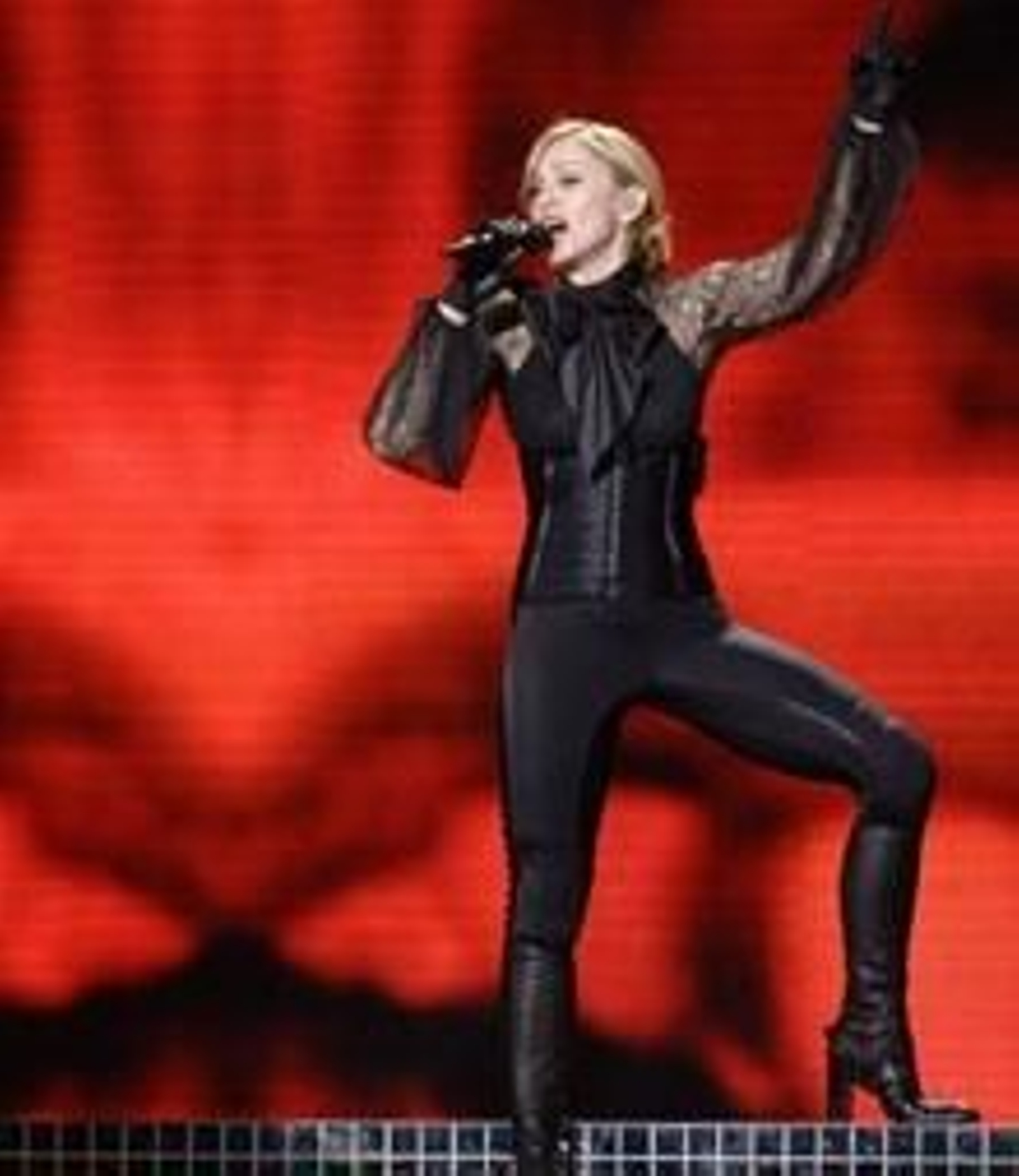 La cantante Madonna durante un concierto de su gira.