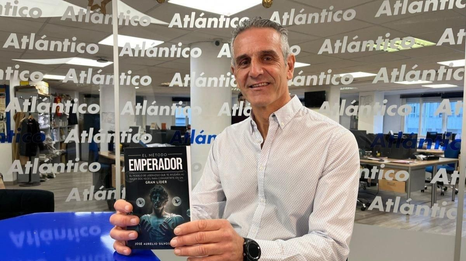 José Aurelio Silvosa en el set de Atlántico TV.