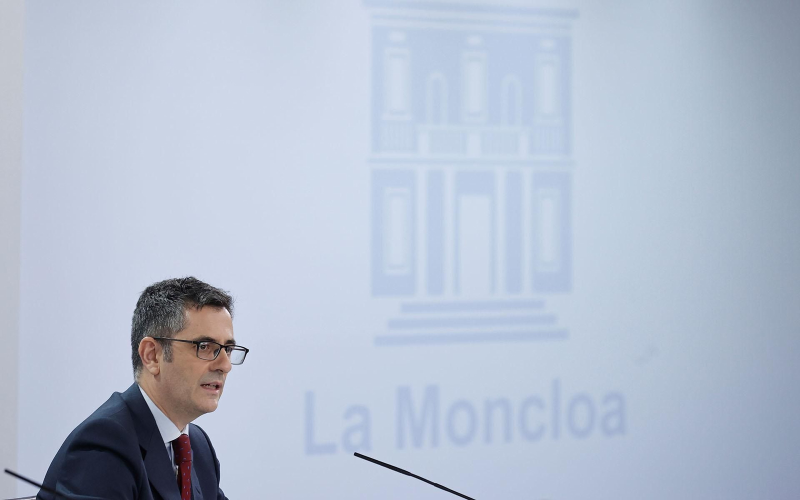 Foto de Archivo del ministro de la Presidencia, Félix Bolaños, durante una rueda de prensa posterior a una reunión del Consejo de Ministros. EFE/ Emilio Naranjo