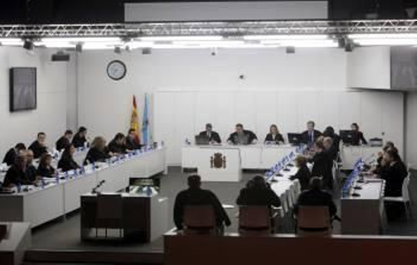 Aspecto que presenta la sala donde se juzga la mayor catástrofe ambiental de España. (Foto: HOHEM GOUVEIA)