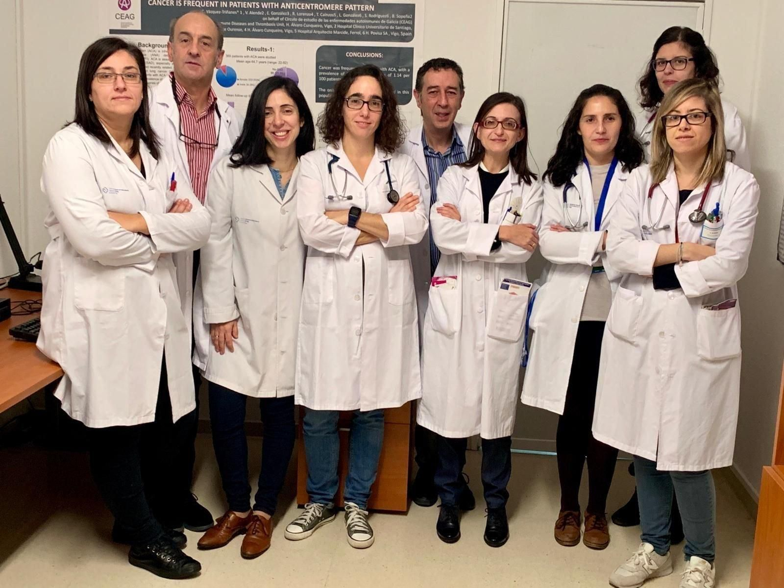 El responsable de la Unidad, Alberto Rivera, en el centro, con los miembros de su equipo.
