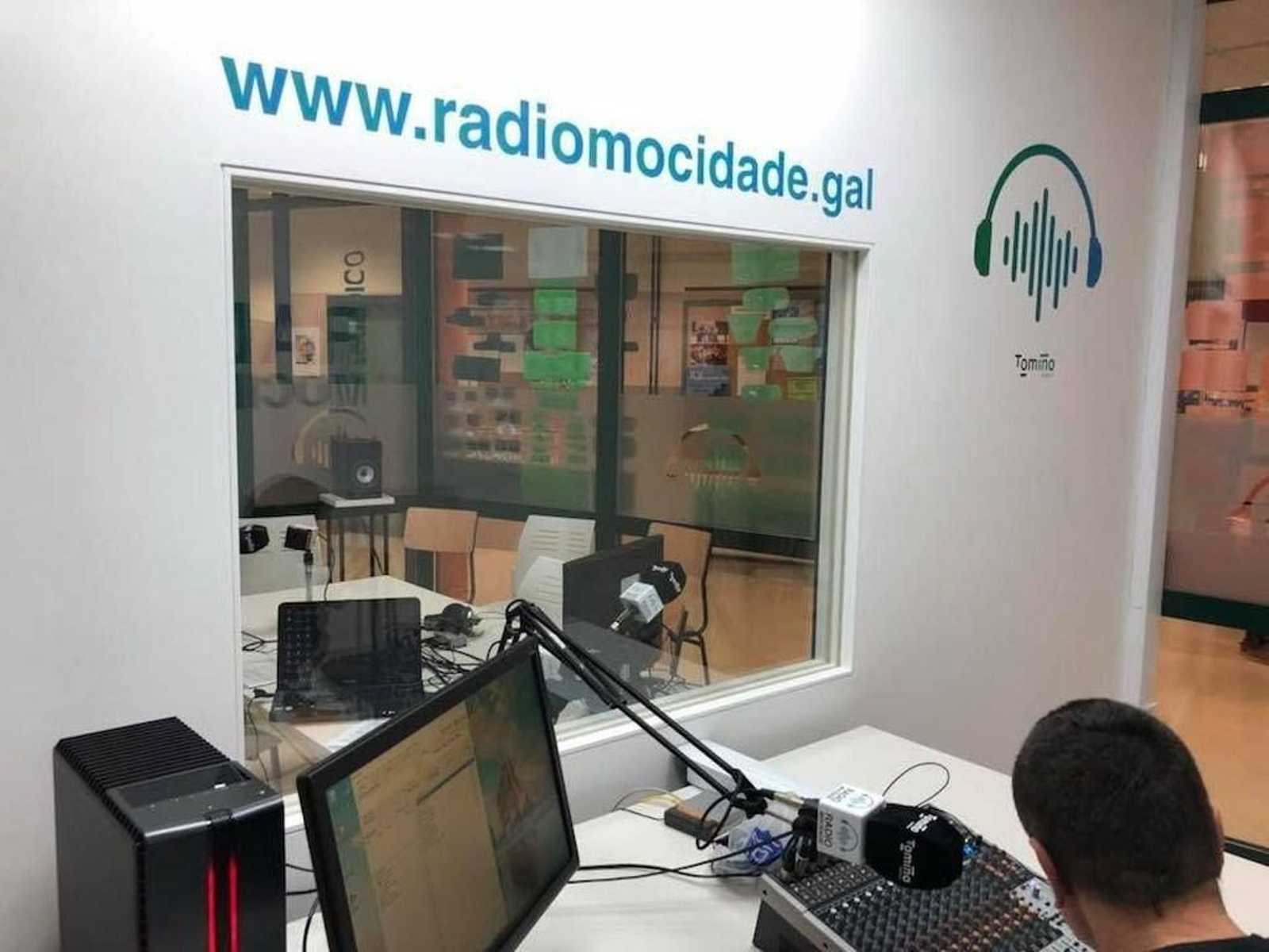 Un aspecto de los estudios de la emisora.