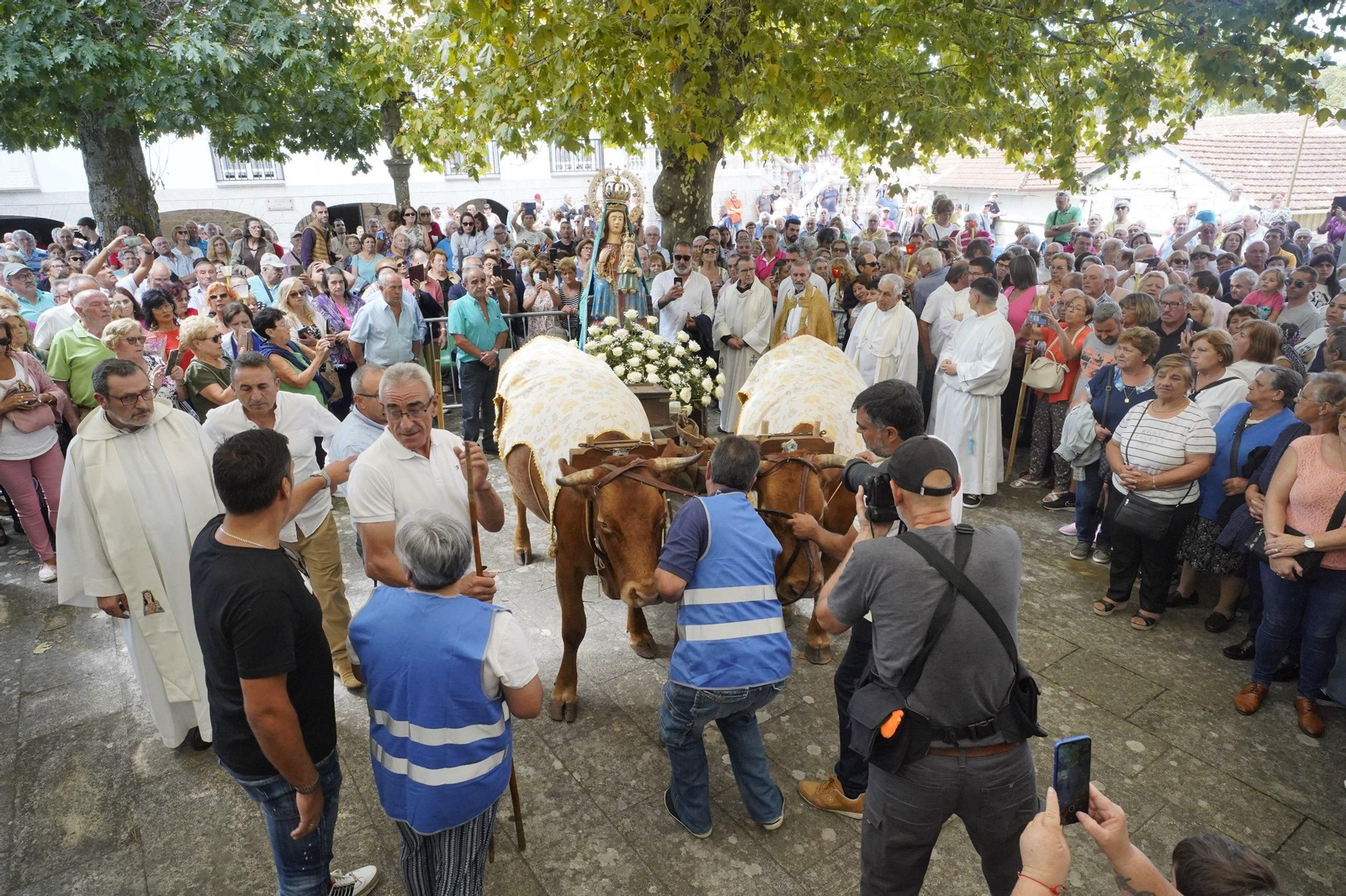 Cientos de personas acudieron a la feria de A Franqueira.