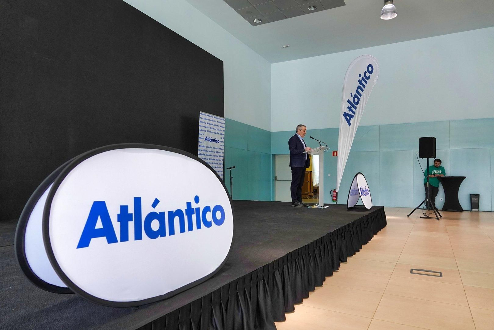 Julio Rodríguez, director de Atlántico, en la entrega de premios.