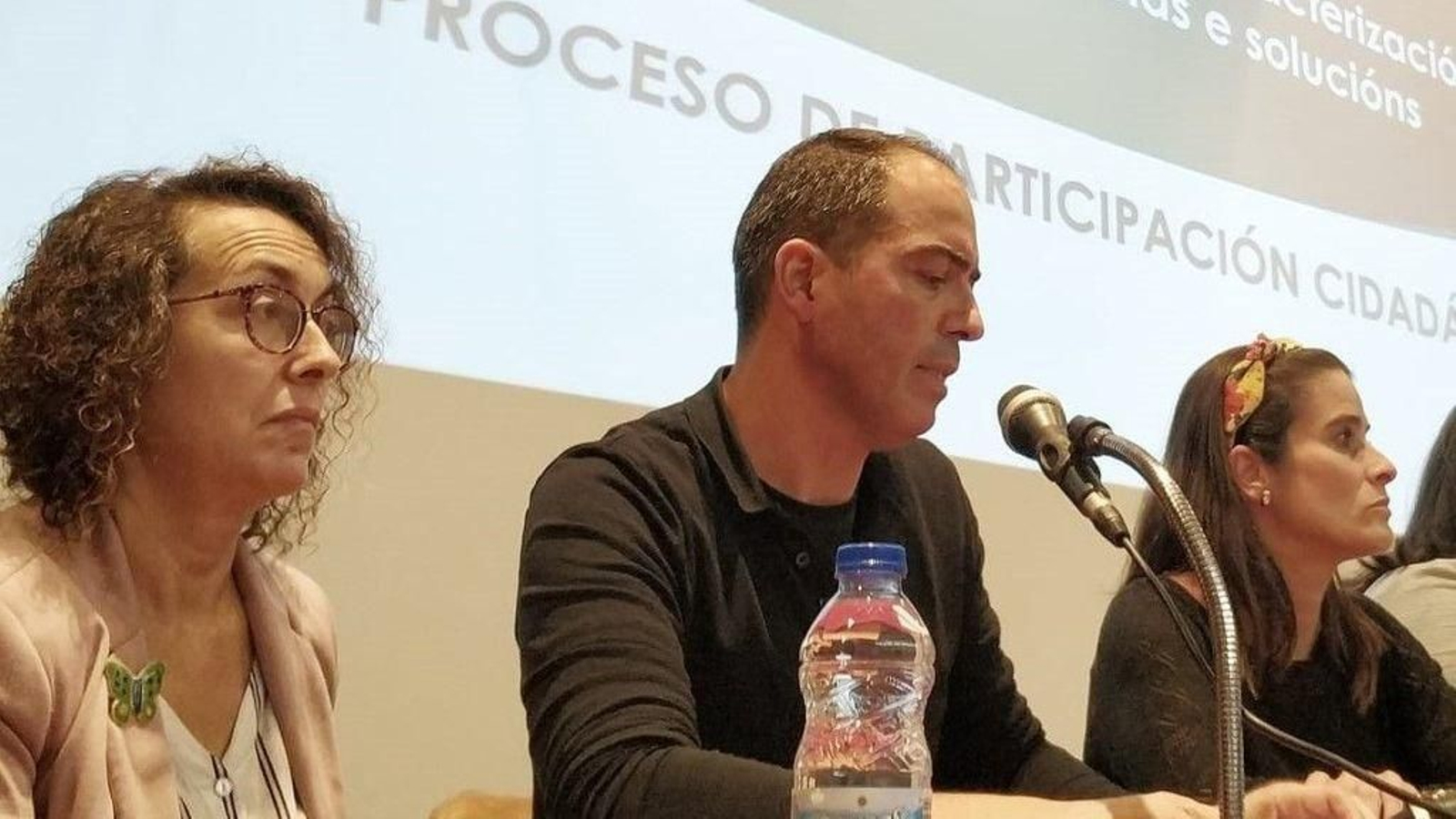 Roberto Mera en una de las recientes reuniones de participación ciudadana.