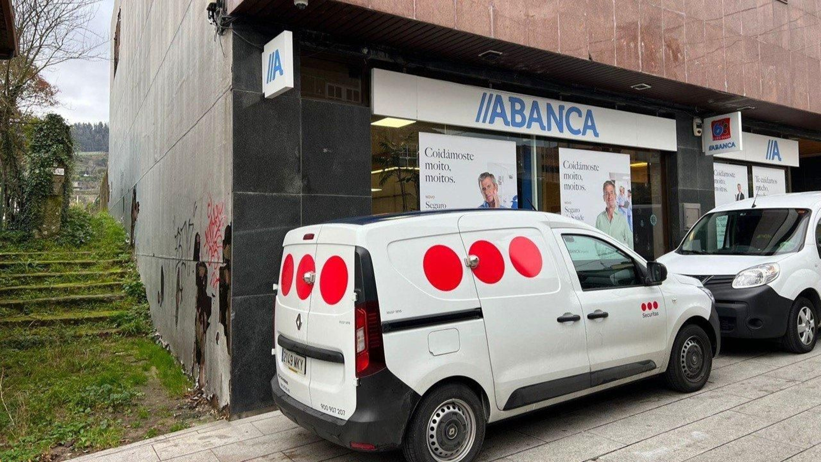 La sucursal bancaria de Arbo atracada.