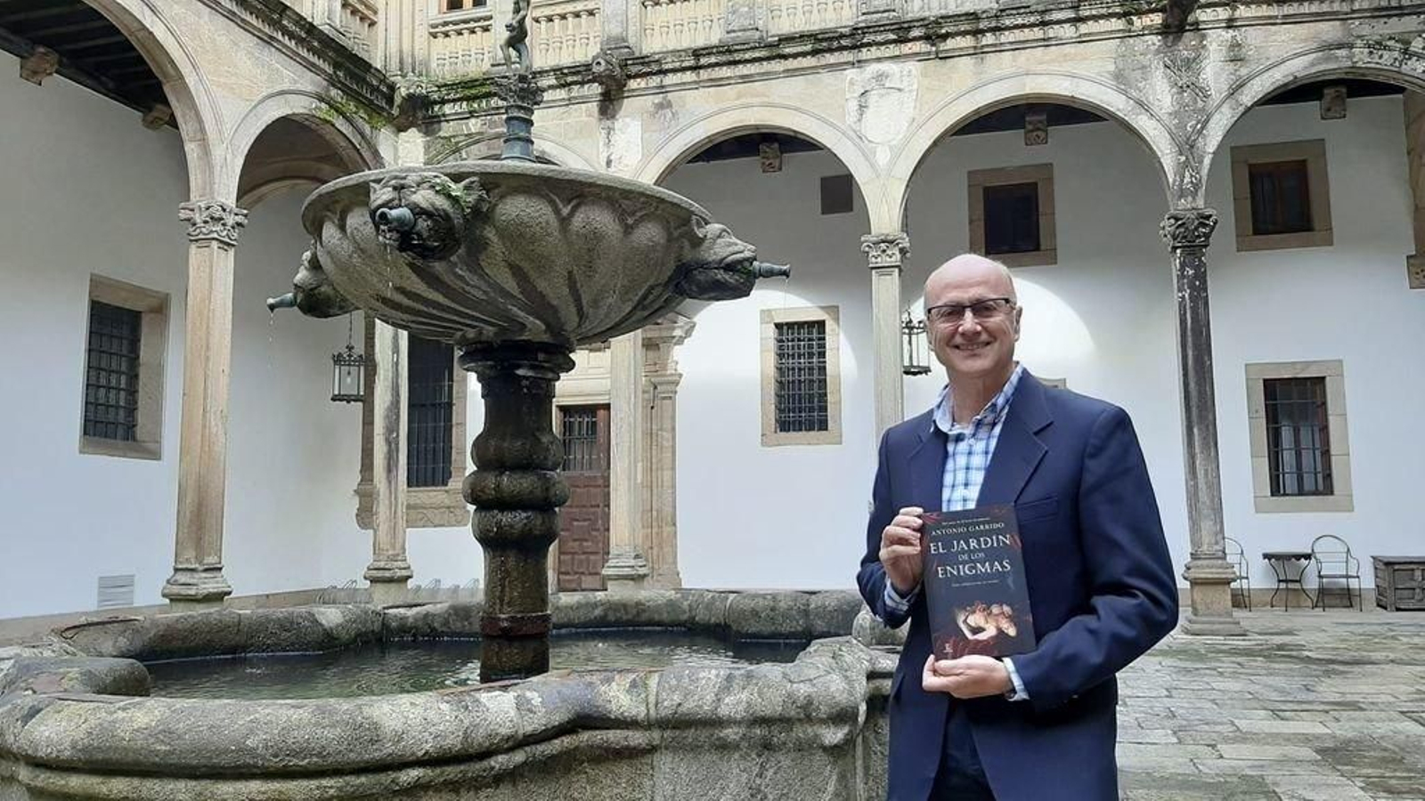 Antonio Garrido presentó en último libro “El jardín de los enigmas”.