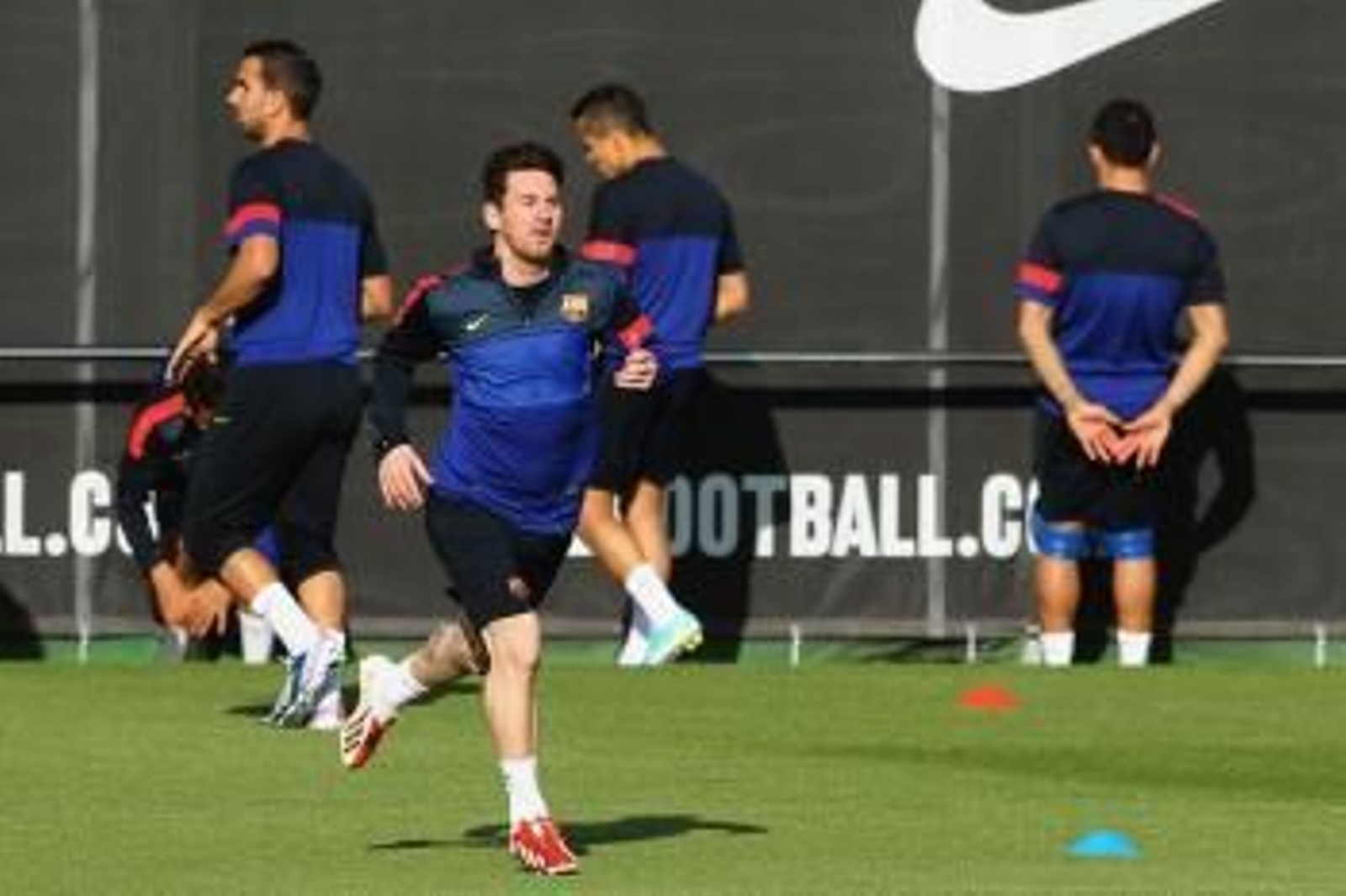 Leo Messi corre durante el entrenamiento de ayer del Barcelona.