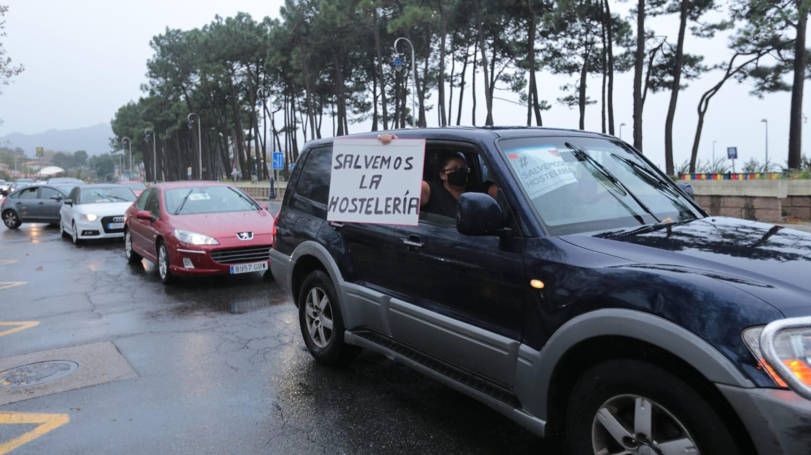 La caravana de los hosteleros partió esta mañana desde Samil // David