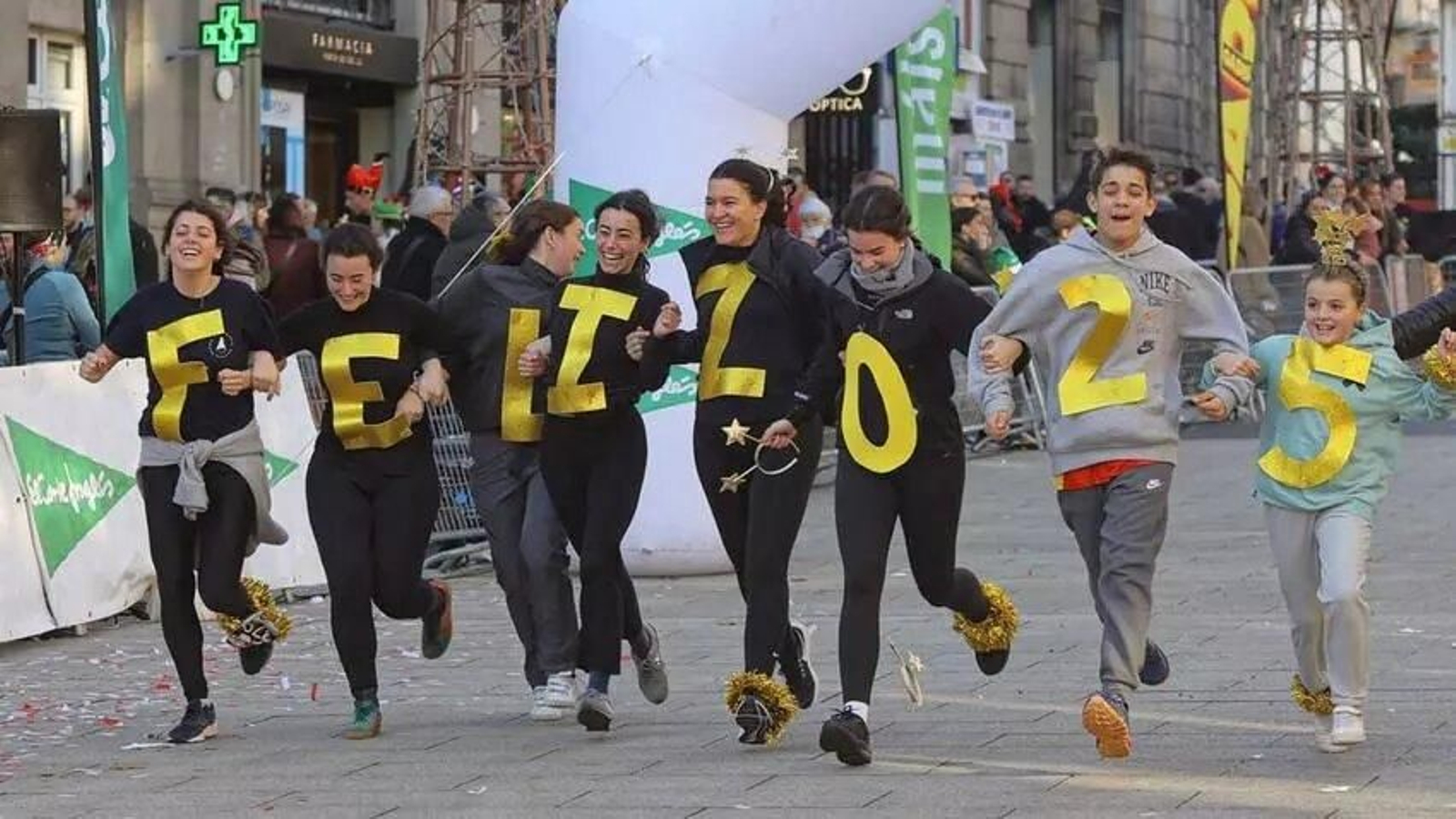 Galería | Vigo corre la San Silvestre 2024 entre multitud de disfraces