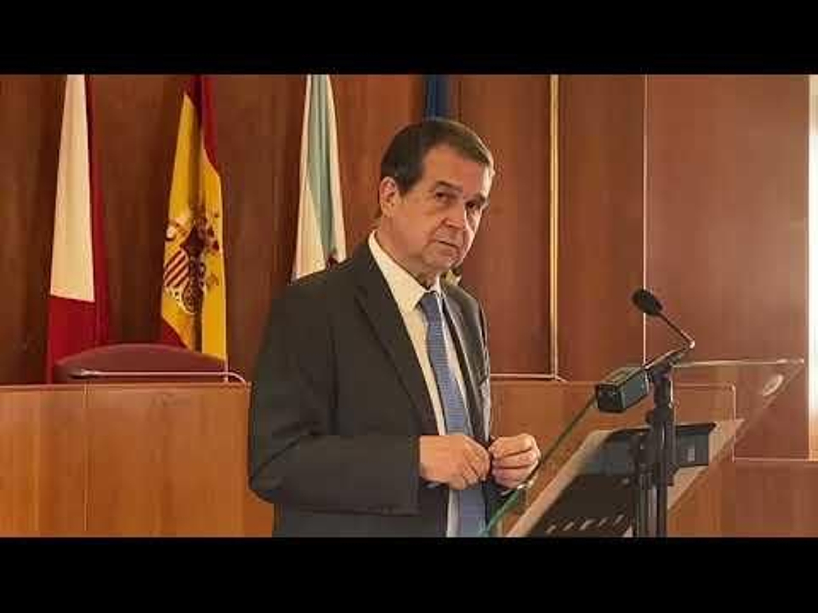 Abel Caballero, preocupado por los comedores escolares