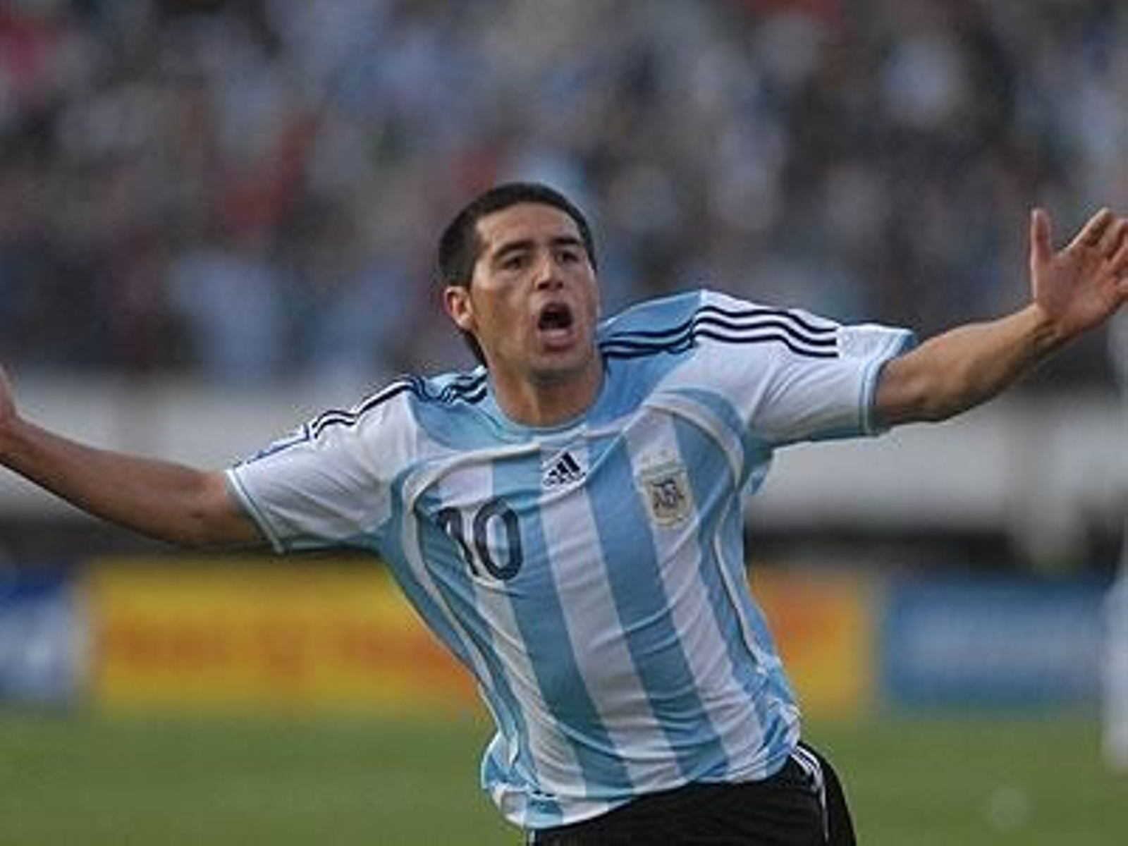 Riquelme, celebrando un gol, durante un partido con la selección argentina. (Foto: Archivo)