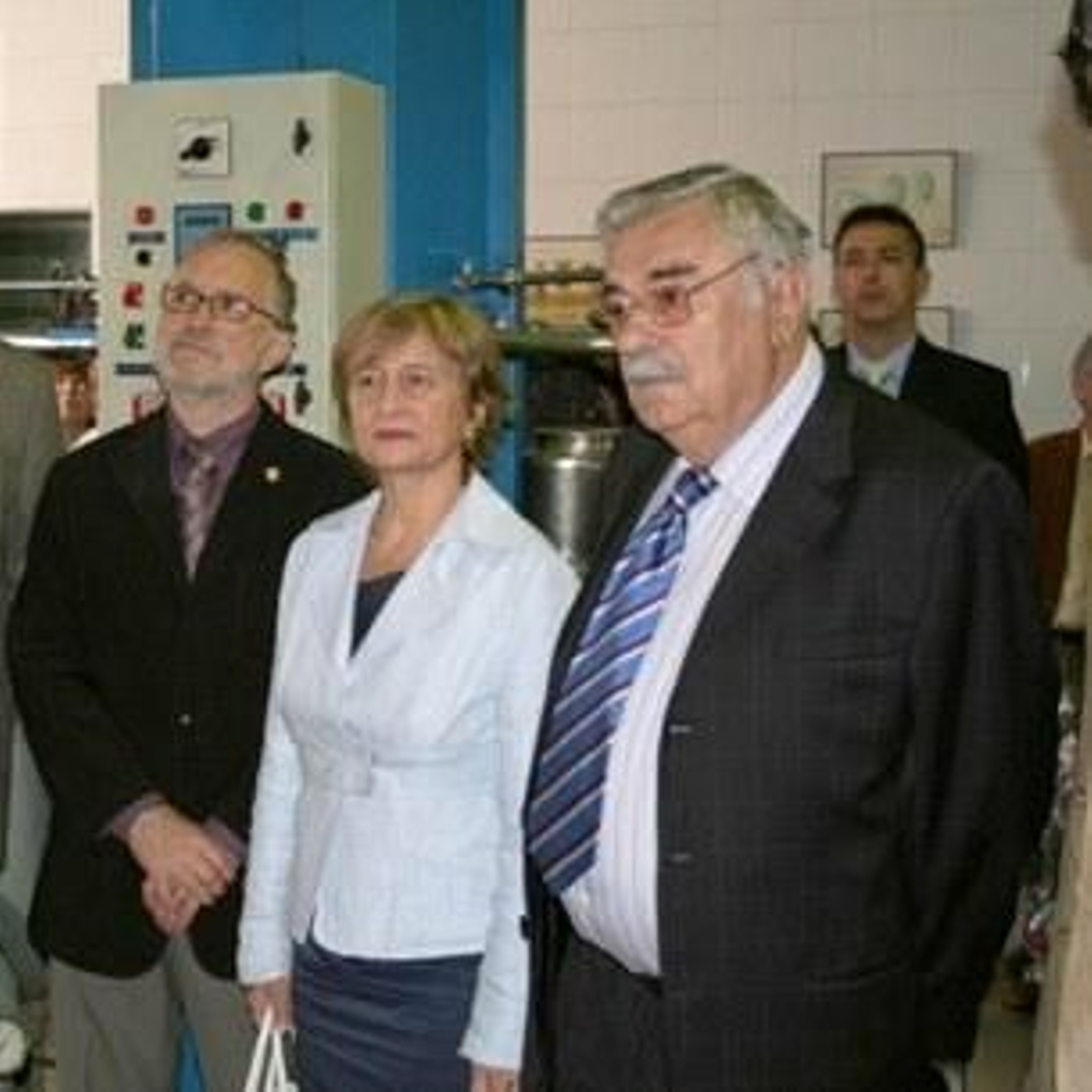 Mercé Amer, en el centro de la imagen, consellera de Agricultura.