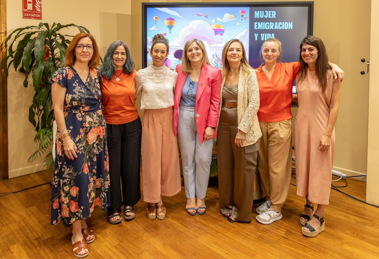 Mujeres emigrantes y retornadas reclamaban este miércoles al gobierno, durante la jornada 'Mujer, Emigración y Vida', mayor "apoyo, acompañamiento y simplificación de los procesos burocráticos" para quienes regresan a España.