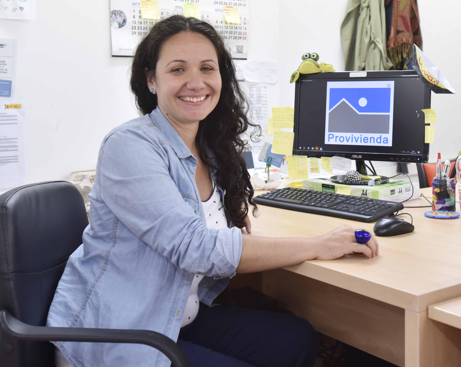 Ana Pardo, de la ONG Provivienda, que trabaja desde Vigo.