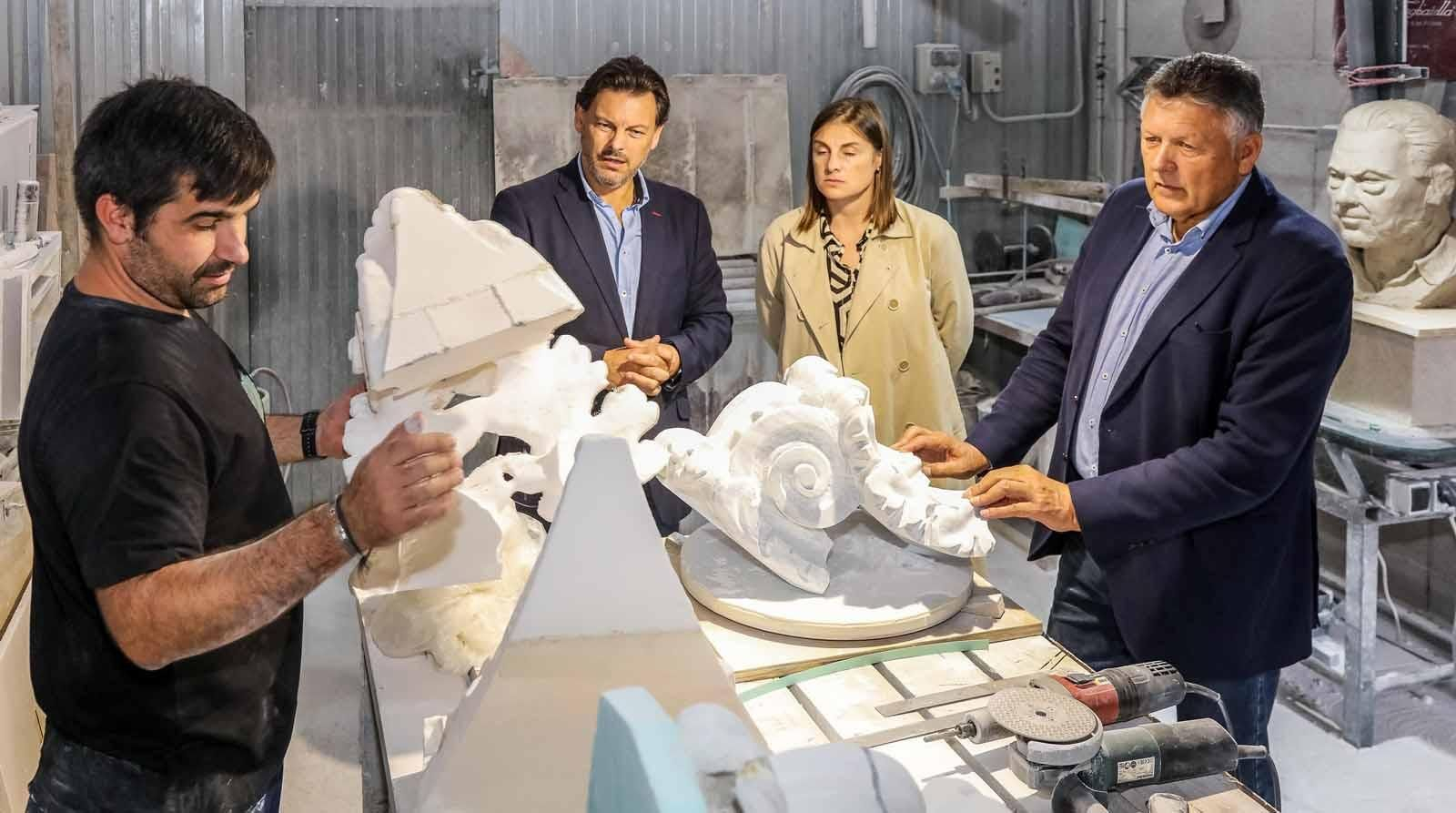 Imagen de la visita del secretario xeral da Emigración a uno de los proyectos empresariales que contaron con el apoyo de las Ayudas al Retorno Emprendedor