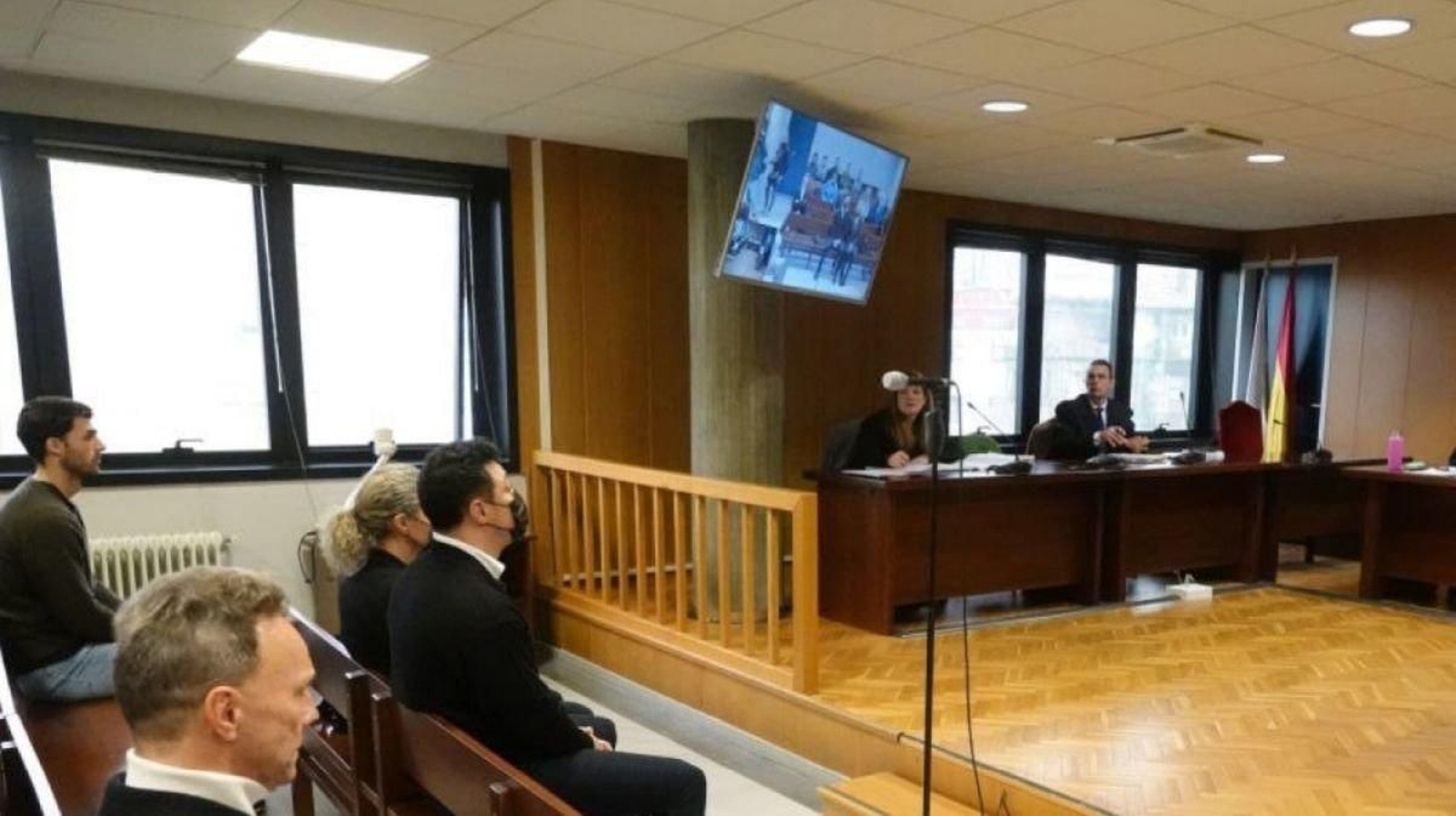 Los acusados, durante el juicio que se celebró en la Audiencia.