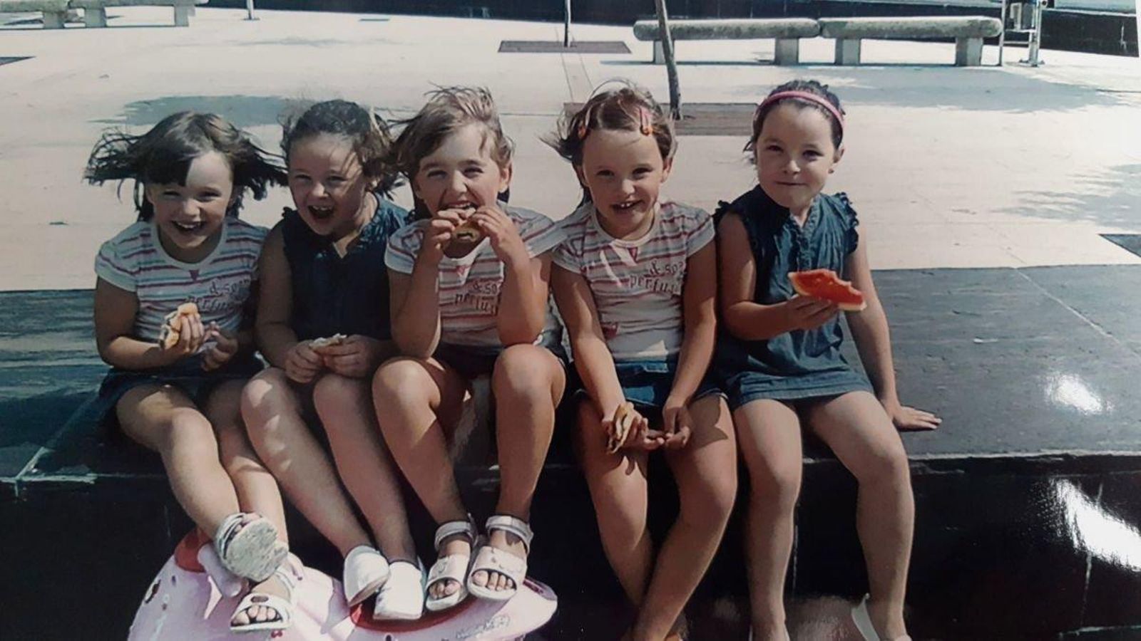 Tania Dorado, Claudia Dorna, Esther Dorado, Claudia Dorado y Nerea Dorna, de pequeñas.