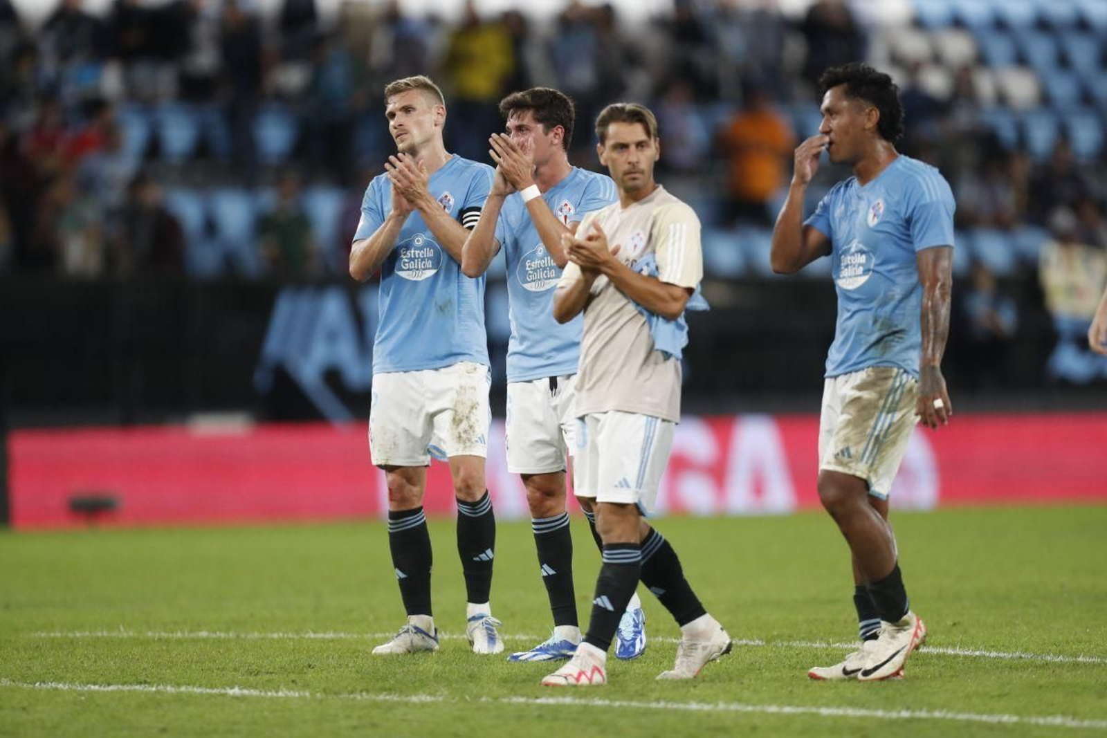 Renato Tapia (derecha).