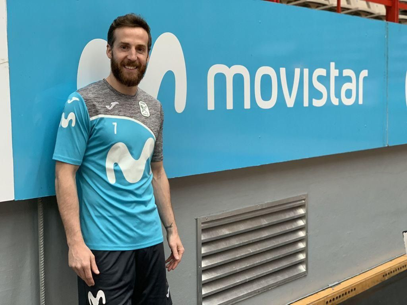 Adrián Alonso 'Pola' posa tras un entrenamiento con el Inter Movistar.
