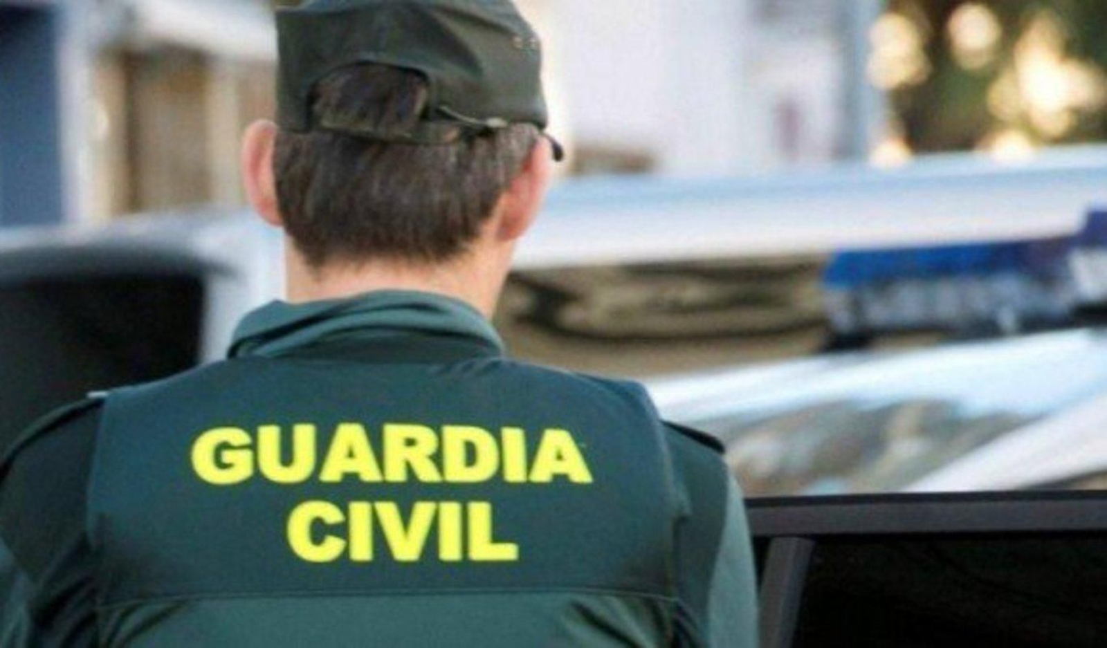 Un agente de la Guardia Civil (EFE).