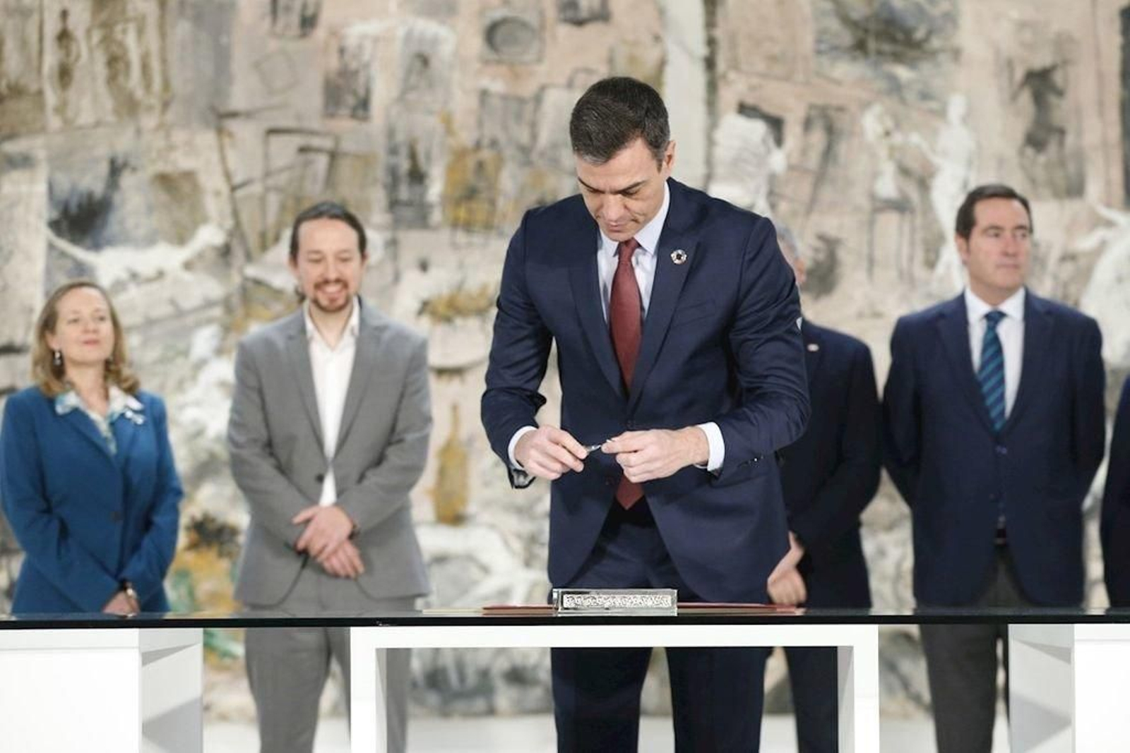 El presidente del Gobierno, Pedro Sánchez, tras la firma del acuerdo para la subida del SMI.