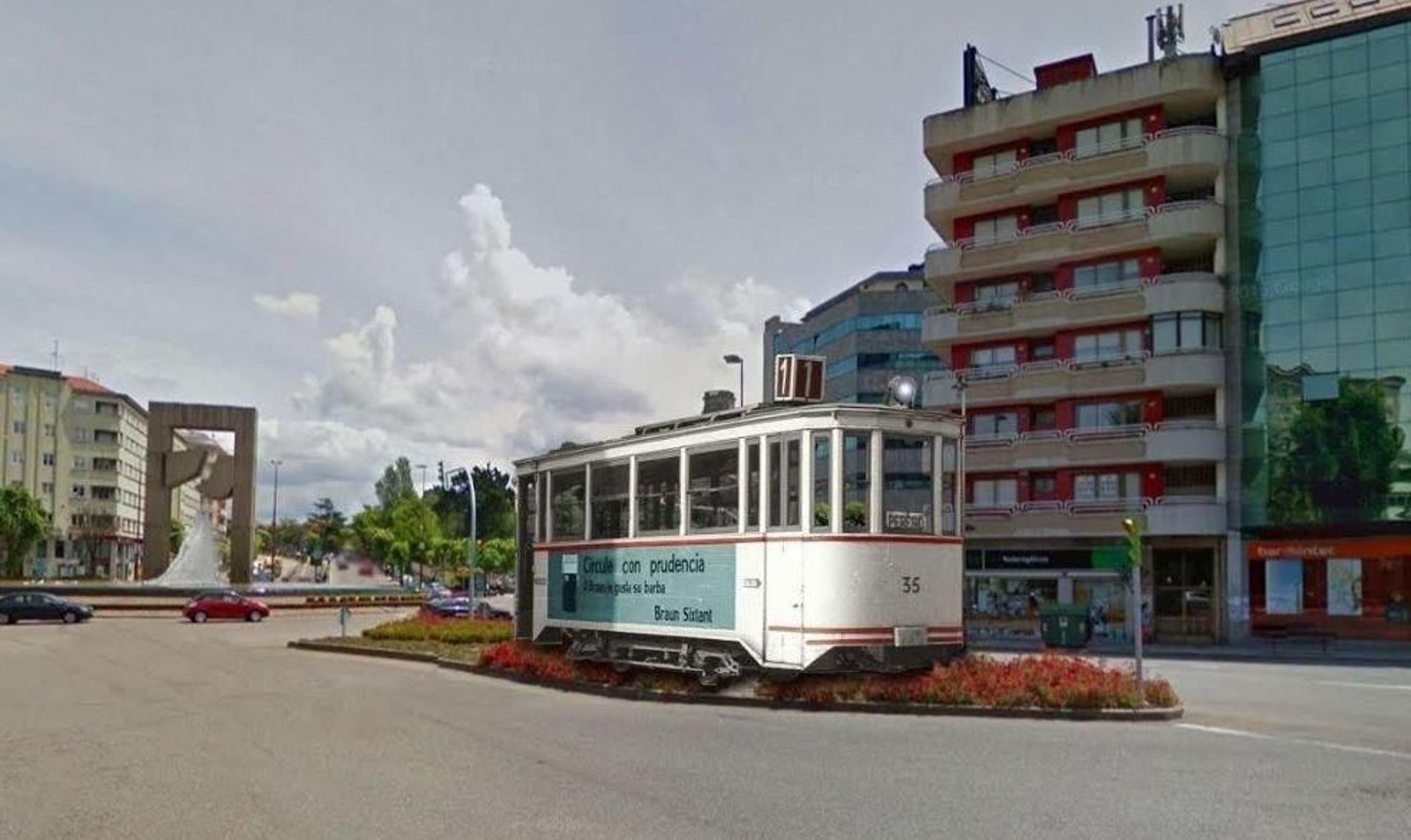 La recreación de 2011 de un tranvía vigués en As Travesas.