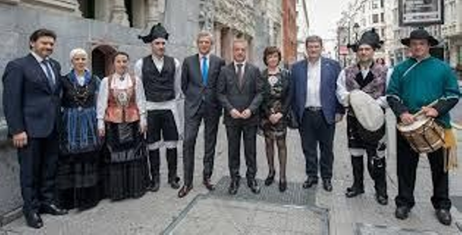 Urkullu-Rueda-y-Miranda-con-gallegos