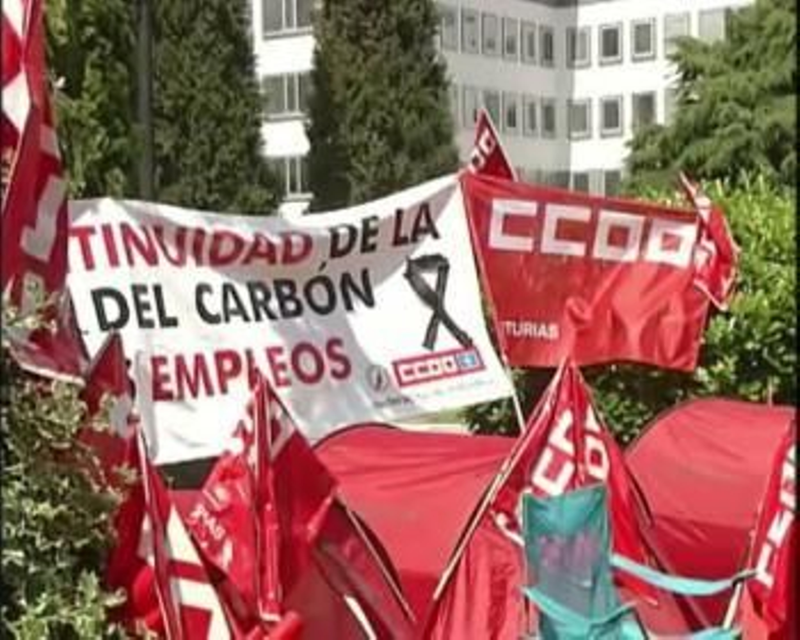 La Federación de Industria de CCOO ha condenado este viernes firmemente los actos 'descontrolados' que puedan conllevar cualquier tipo de peligro para la integridad física de las personas.