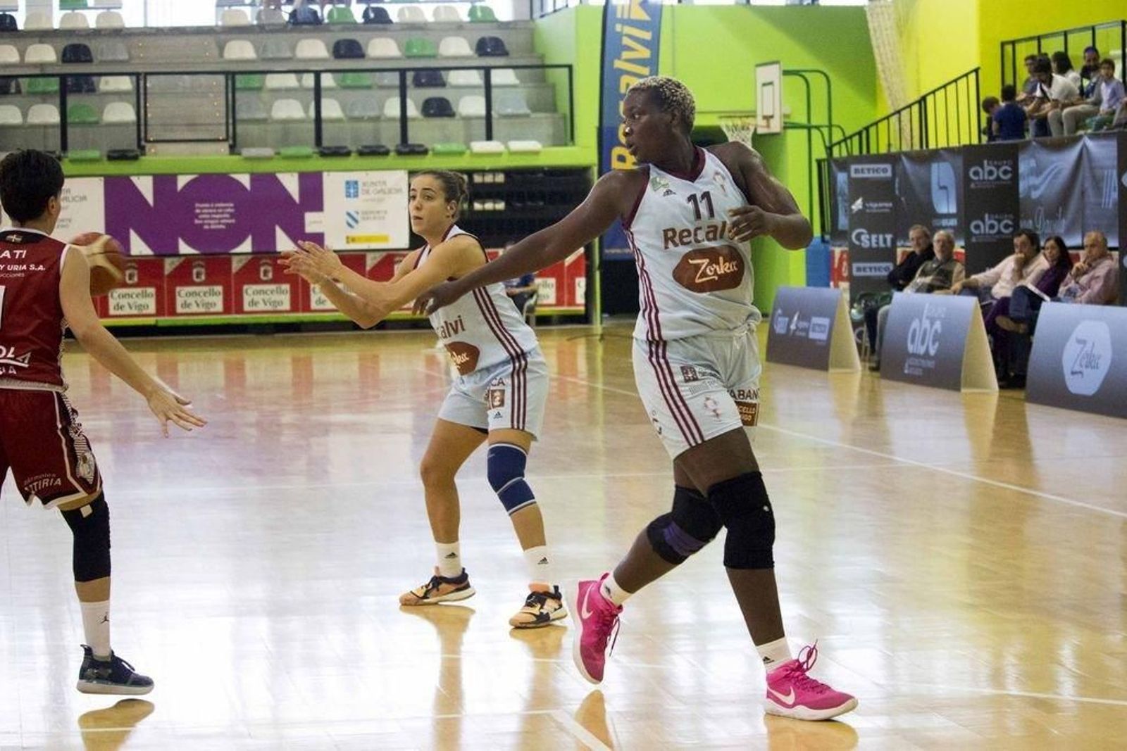 La pívot nigeriana Elo Edeferioka, en un partido de esta temporada.