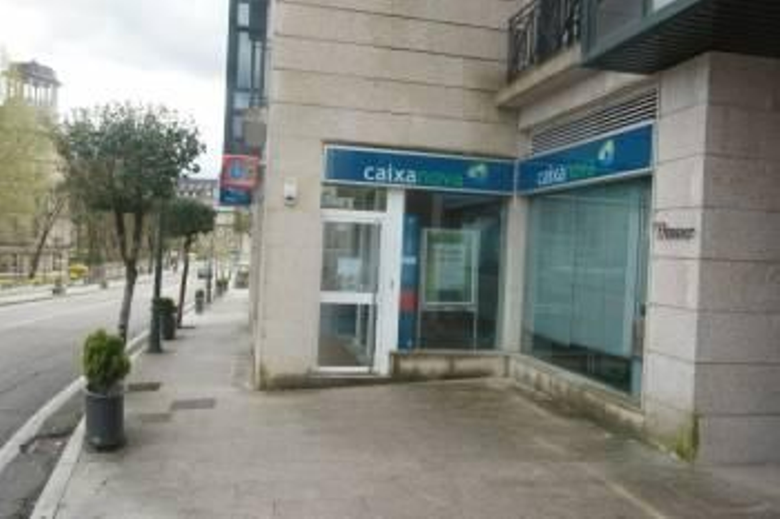 Exterior de la oficina en la que se produjo el sucesos. (Foto: AD)