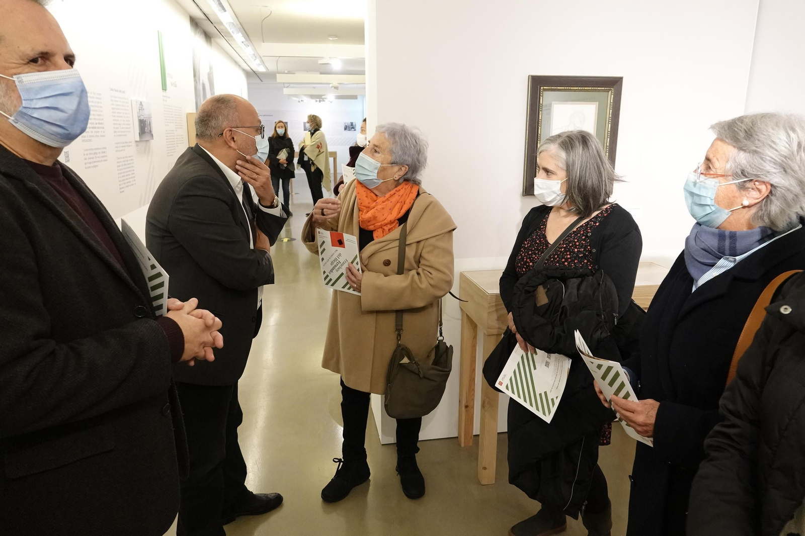 Presentación en la Pinacoteca de "Nos vieiros da arte galega", sobre a colección municipal de Francisco Fernández del Riego.