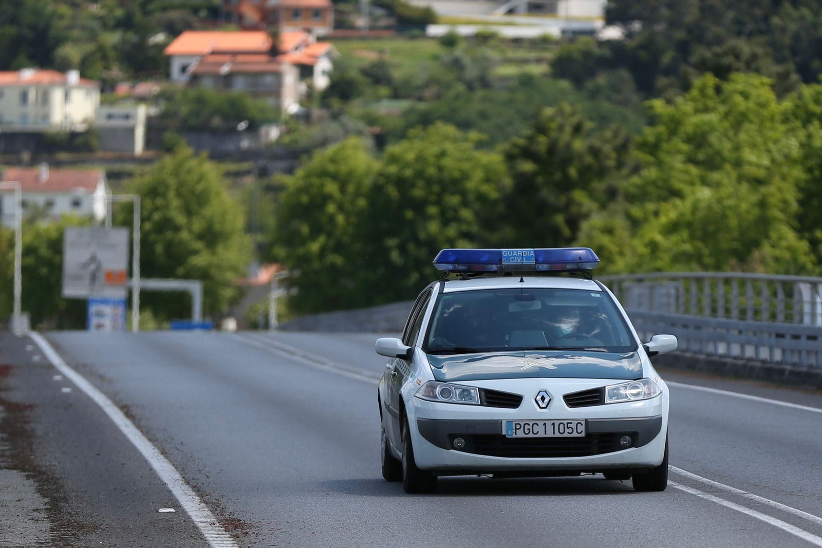 Ambiente de la localidad portuguesa Vilanova de Cerveira, este sábado 1 de mayo, primer día tras la reapertura de fronteras. // Alberte