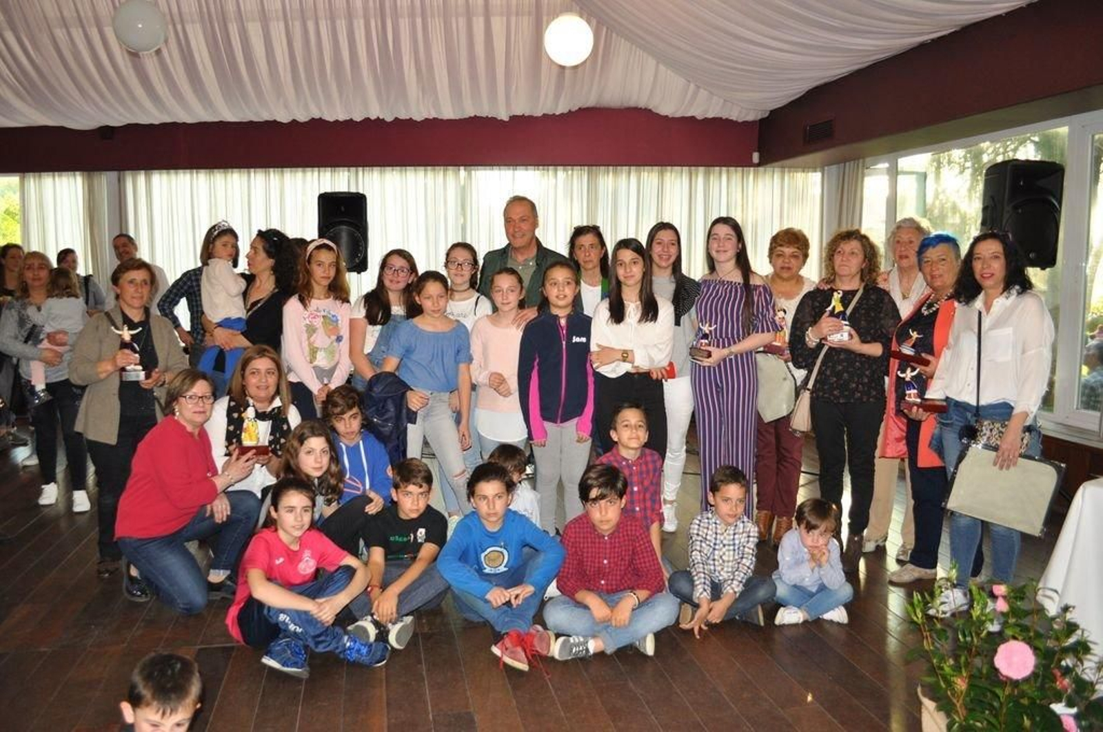 Agustín Reguera con los premiados en el certamen de este año