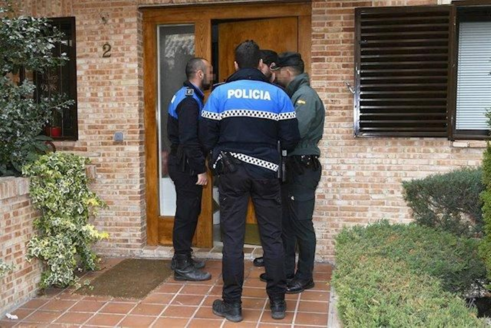 La Policía y la Guardia Civil llegan a la que fuera la casa de Toño Sanchís