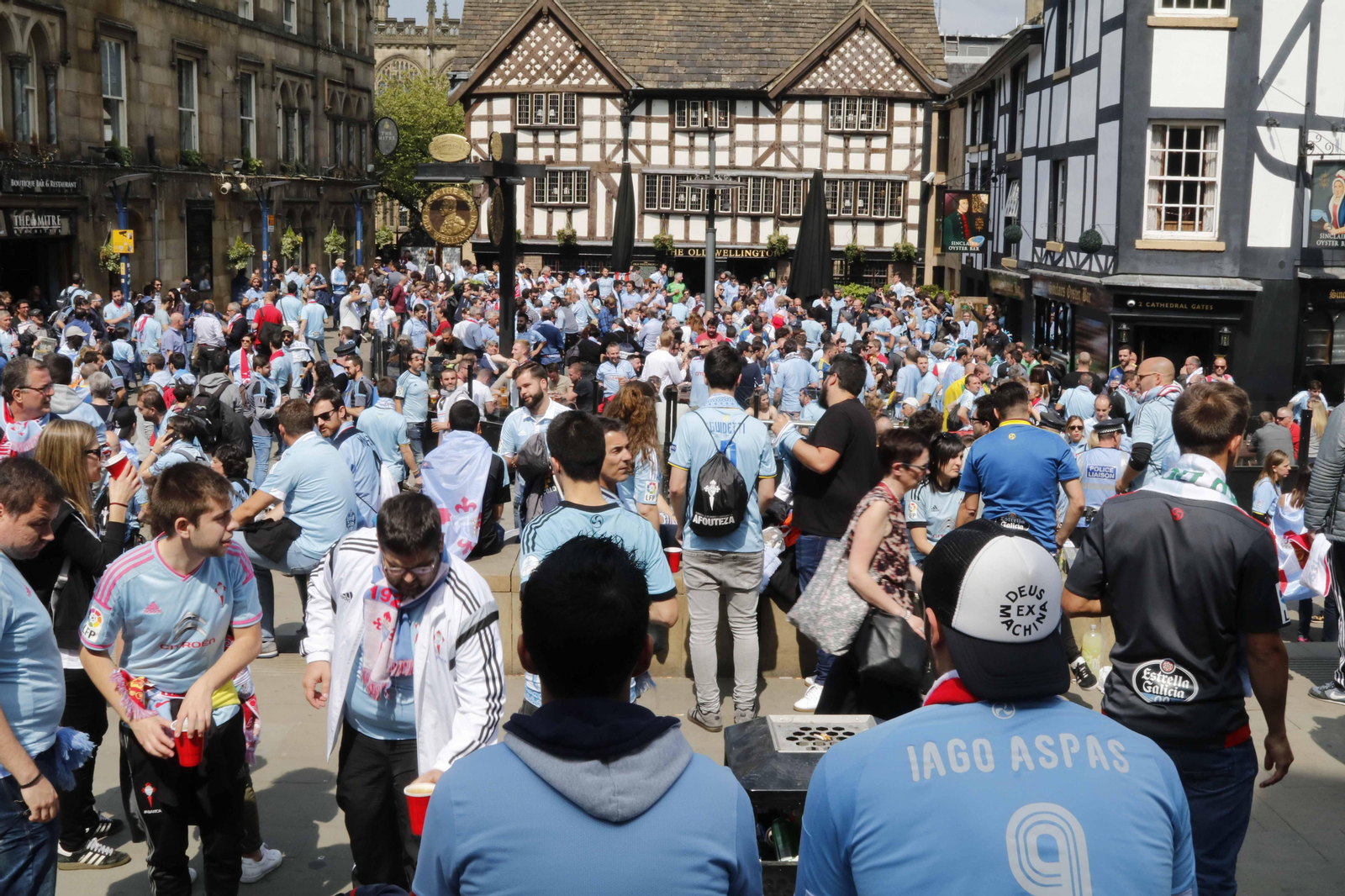 El viaje de la afición celeste a Manchester, el 11 de mayo de 2017. // J.V. Landín