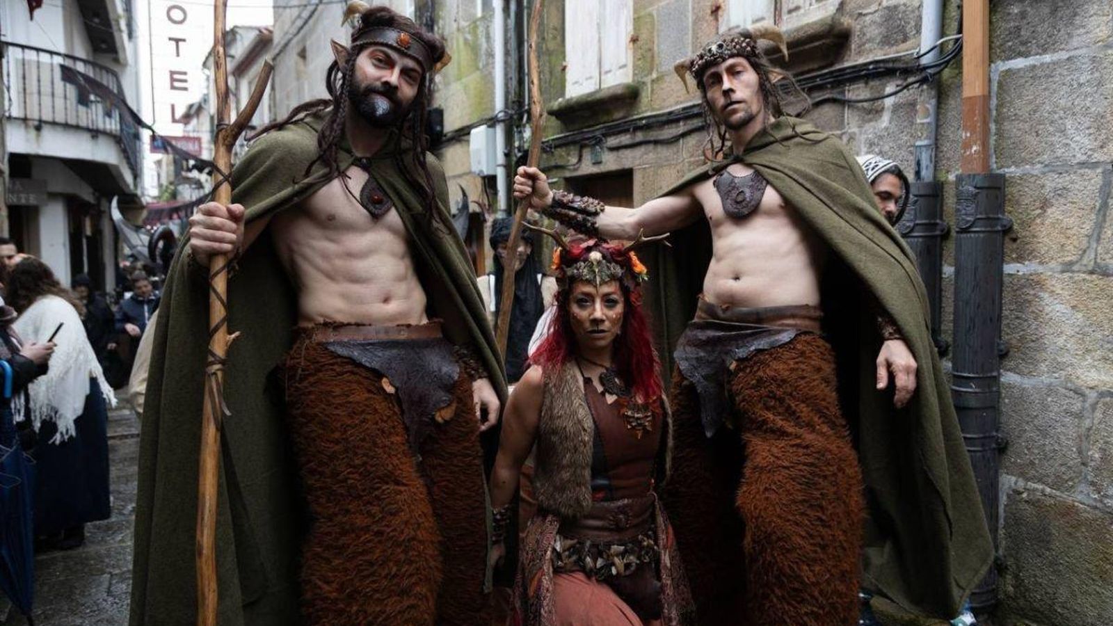 Baiona se llenó de personajes ataviados a la moda del Medievo para conmemorar la llegada a puerto de la carabela “La Pinta”.