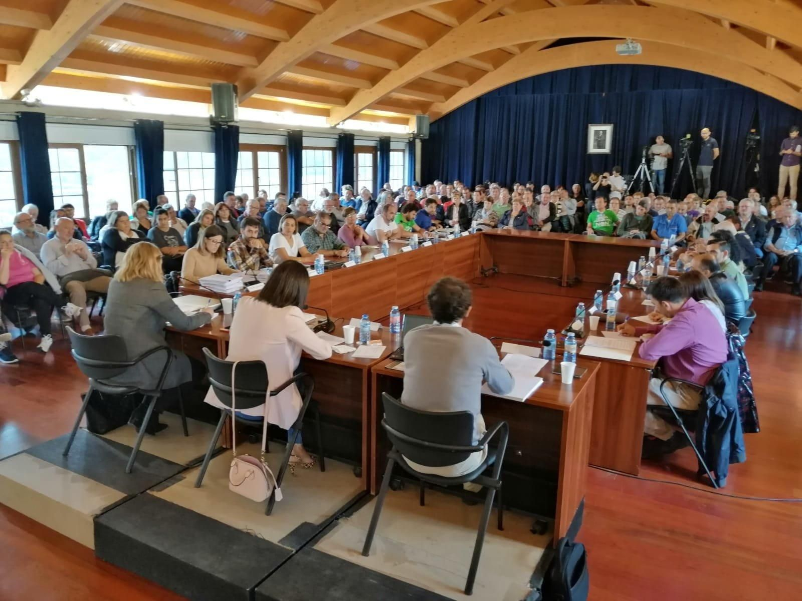 El pleno de Mos esta mañana  // Vicente Alonso