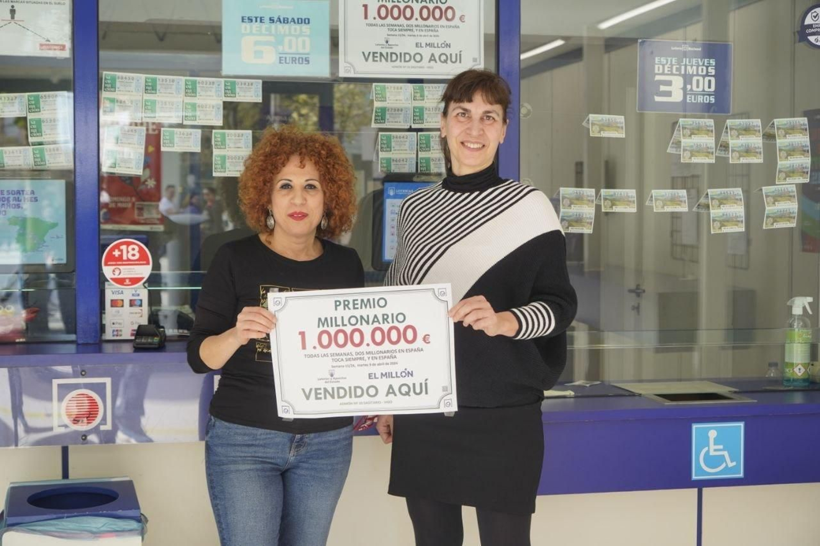 Las loteras de la administración Sagitario, en O Calvario. // J.V. Landín