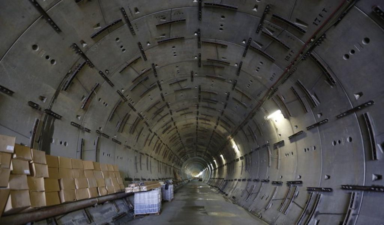 Interior del túnel de O Bolaño.