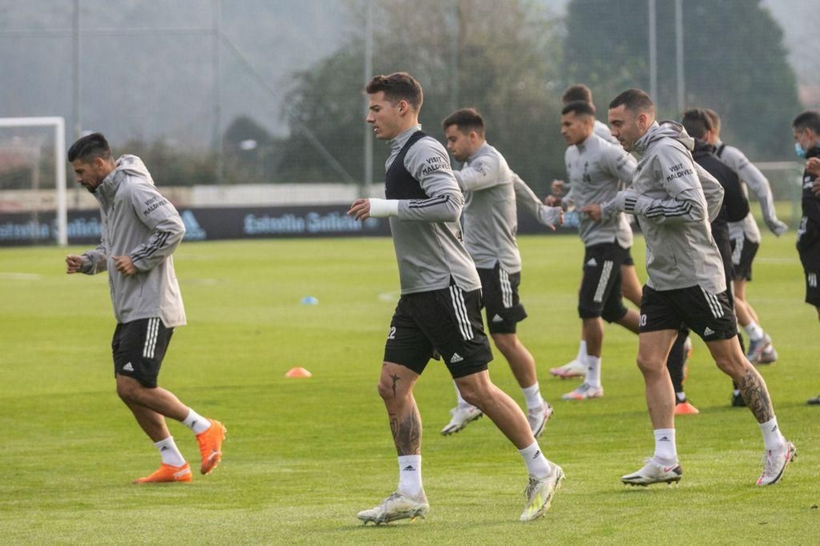 Santi Mina ha encontrado su sitio en el once haciendo pareja de ataque con Iago Aspas.