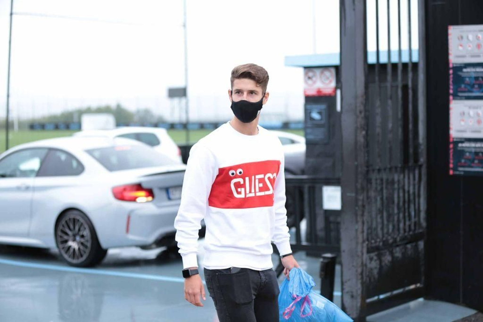 Emre Mor y Miguel Baeza acudieron ayer a las instalaciones de A Madroa.