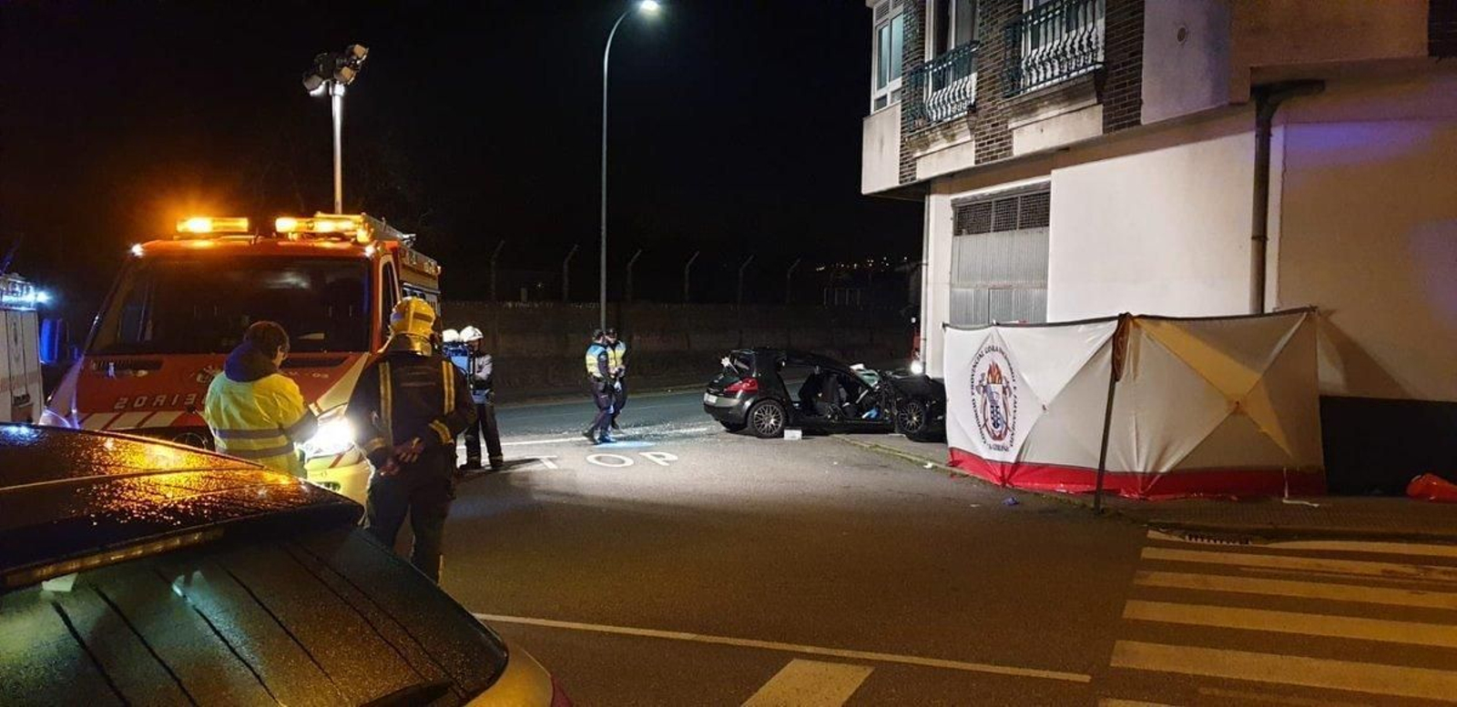 El vehículo en el que viajaban los jóvenes.