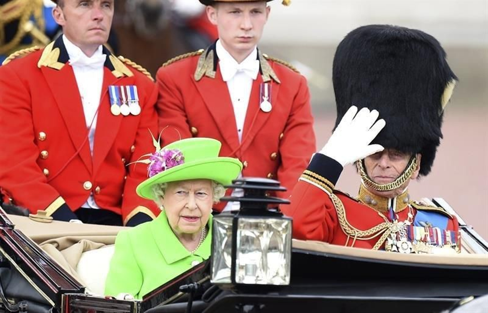 La reina Isabel II y al príncipe Felipe de Edimburgo