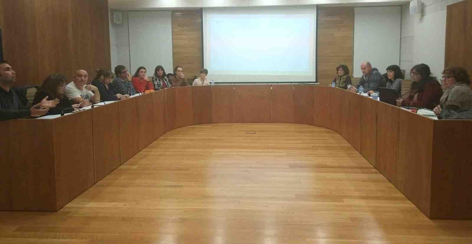 El Consello Escolar reúne a Ayuntamiento y comunidad educativa.